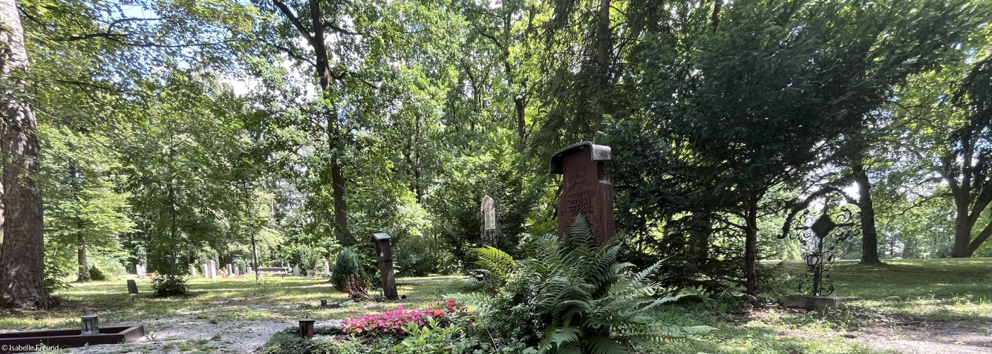 Gräber auf dem Friedhof