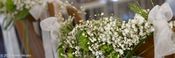 Blumenschmuck von einfach heiraten der EKD 2026, blurred