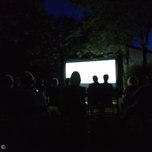 Outdoor-Kino im Pfarrgarten